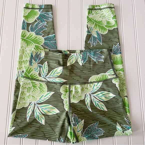 aerie Pants - aerie Chill. Play. Move. High Waisted Floral Print Leggings - Size Medium